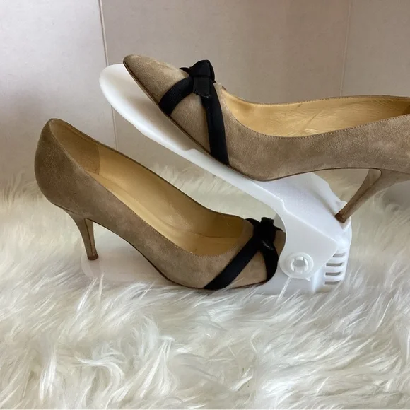 Kate Spade Thea Heels in Doe Taupe and black grosgrain bow. Women’s Size 8.5 GS1 - Picture 2 of 6